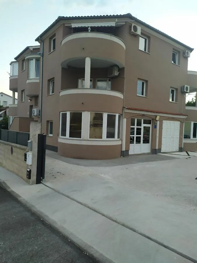Sontag Apartment Pula